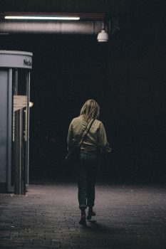 woman-5630886_1280